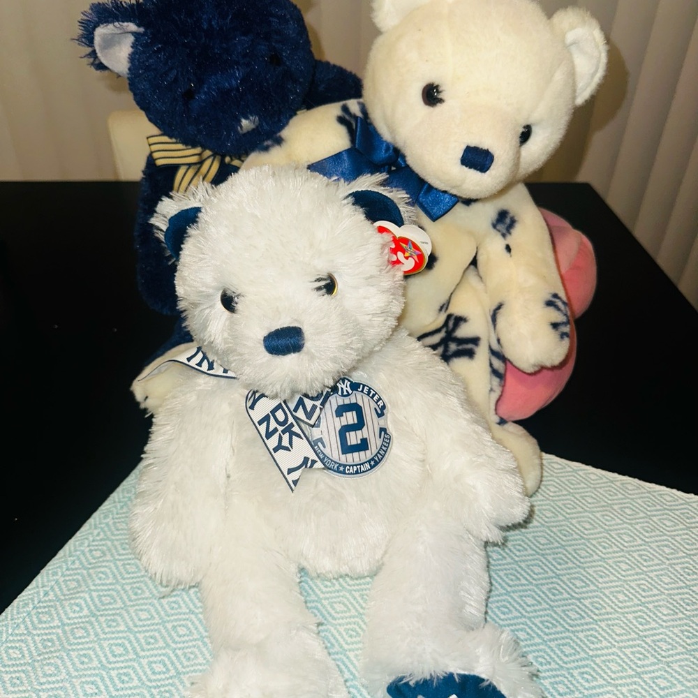 TY BEANIE BUDDY DEREK JETER, TRADITION & INAUGURAL NEW YORK YANKEES DKNY BEAR